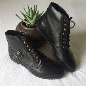 MOVING SALE host pick Vintage black booties NWOT